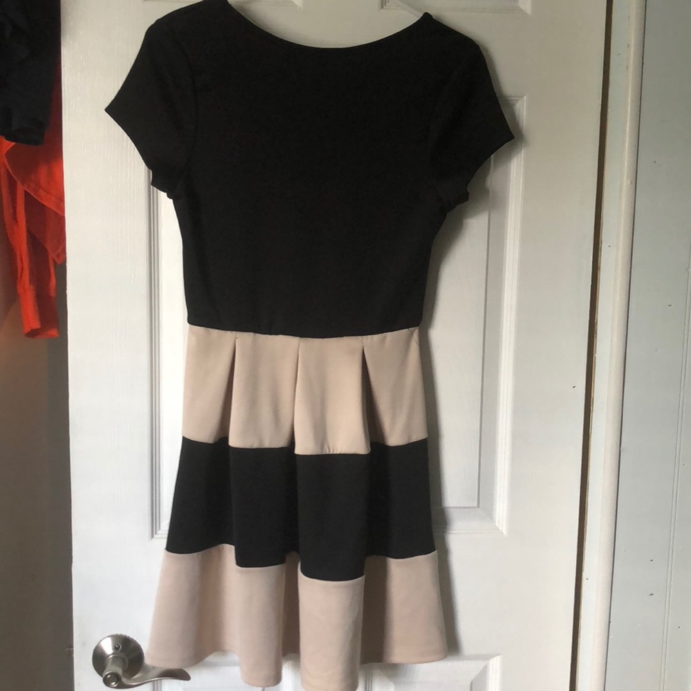 Cocktail dress - Picture 3 of 3